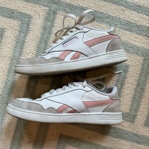 Reebok tennis shoes size 7